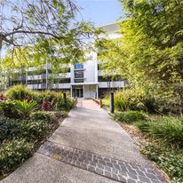 Oaks Brisbane Mews Suites