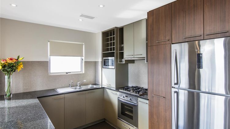 Oaks Brisbane Mews Suites Room