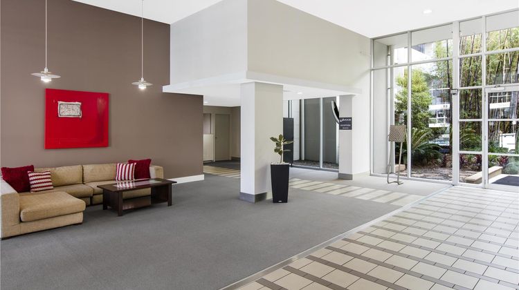 Oaks Brisbane Mews Suites Lobby