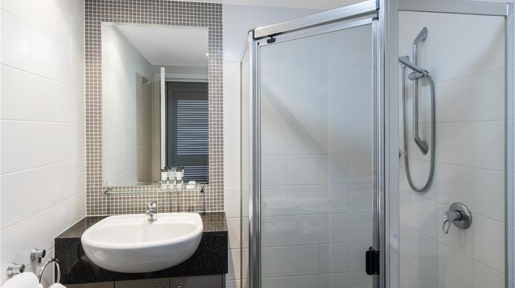 Oaks Brisbane Mews Suites Room