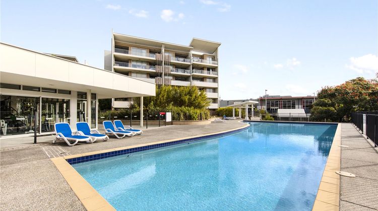 Oaks Brisbane Mews Suites Pool