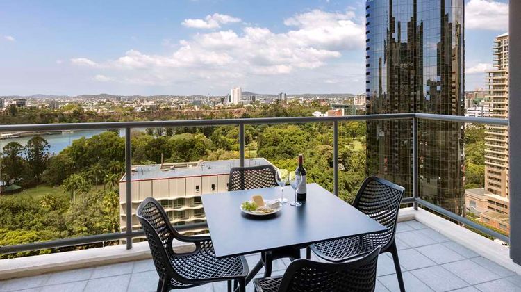 Oaks Brisbane on Margaret Suites Suite