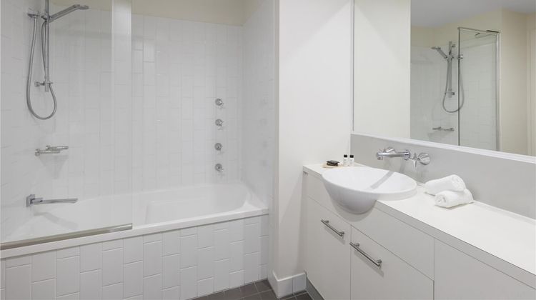 Oaks Brisbane on Margaret Suites Room