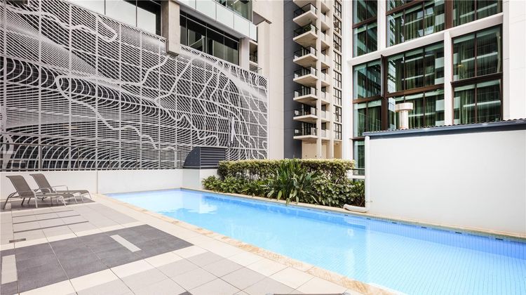 Oaks Brisbane on Margaret Suites Pool