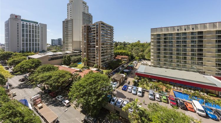 Oaks Brisbane on Margaret Suites Room