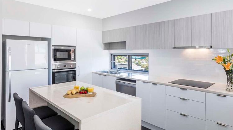 Oaks Brisbane Woolloongabba Suites Room