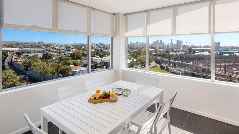 <b>Oaks Brisbane Woolloongabba Suites Suite</b>. Images powered by <a href="https://iceportal.shijigroup.com/" title="IcePortal" target="_blank">IcePortal</a>.