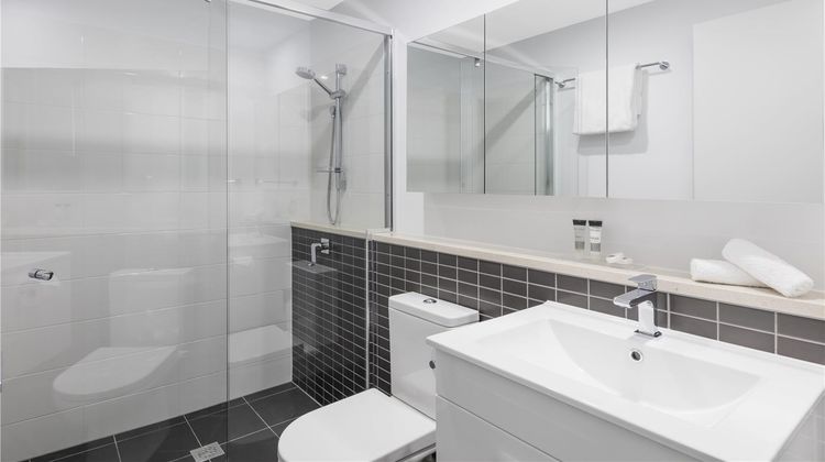 Oaks Brisbane Woolloongabba Suites Room
