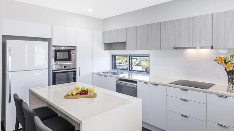 Oaks Brisbane Woolloongabba Suites Room
