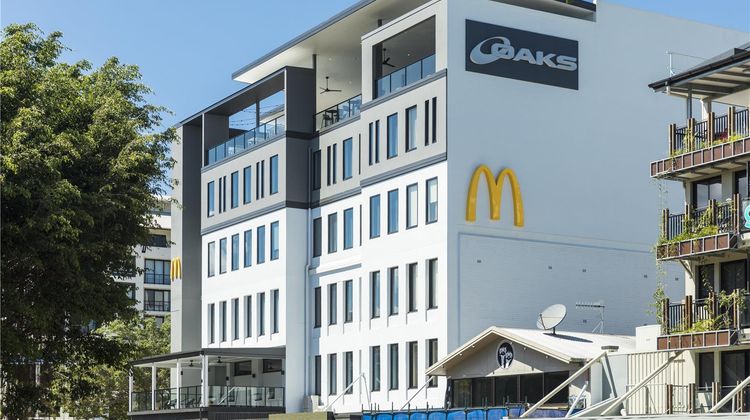 Oaks Cairns Hotel Exterior