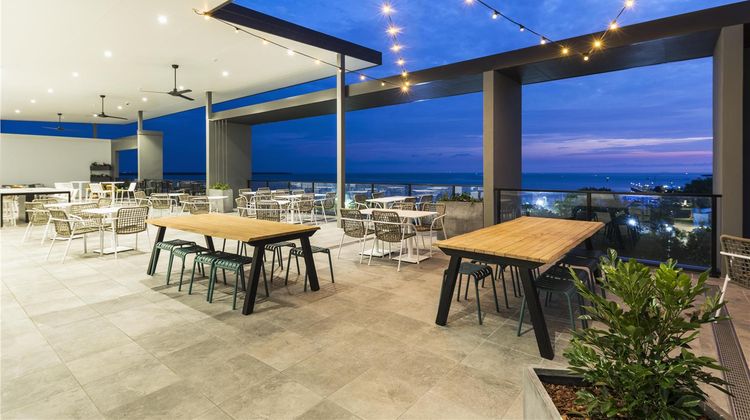 Oaks Cairns Hotel Restaurant