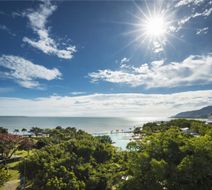 Oaks Cairns Hotel Exterior