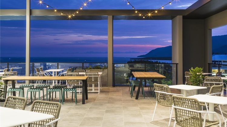 Oaks Cairns Hotel Restaurant