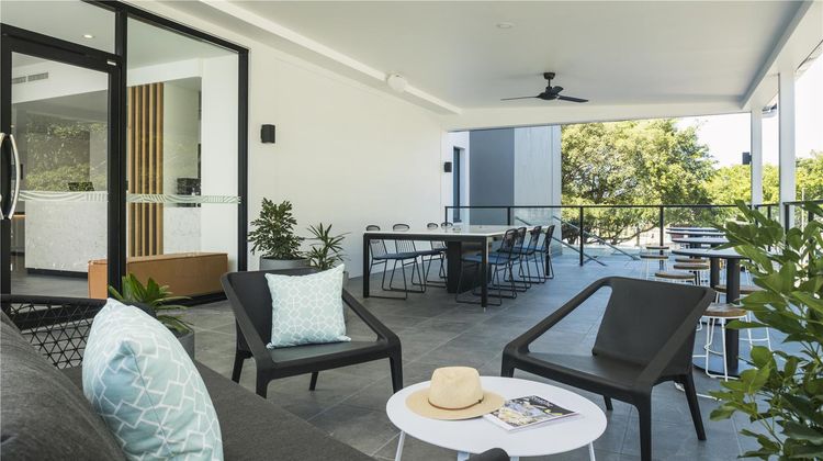 Oaks Cairns Hotel Lobby