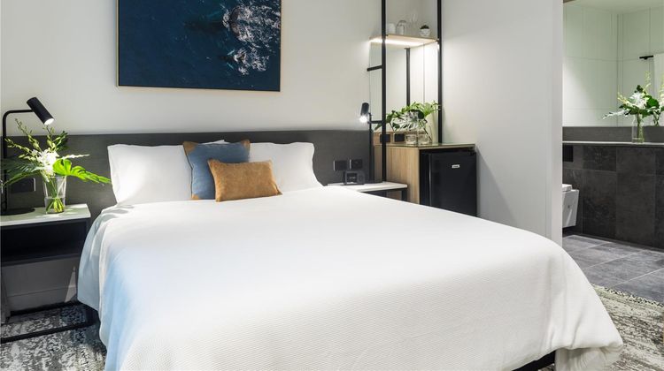 Oaks Cairns Hotel Room