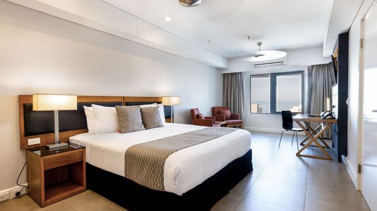 Oaks Elan Darwin Room