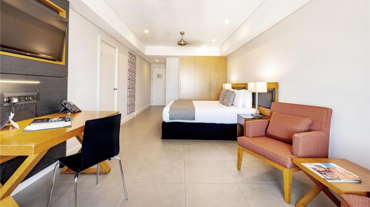 Oaks Elan Darwin Room