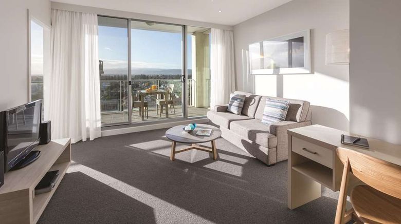 <b>Oaks Glenelg Liberty Suites Suite</b>. Images powered by <a href="https://iceportal.shijigroup.com/" title="IcePortal" target="_blank">IcePortal</a>.