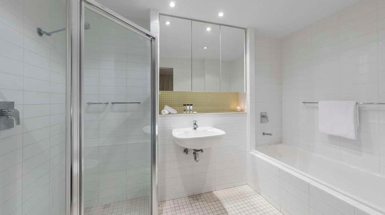 <b>Oaks Glenelg Liberty Suites Room</b>. Images powered by <a href="https://iceportal.shijigroup.com/" title="IcePortal" target="_blank">IcePortal</a>.
