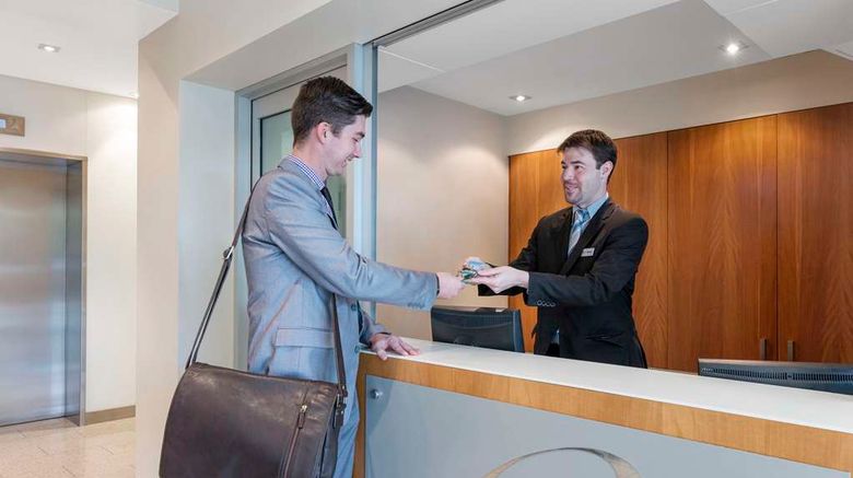 <b>Oaks Glenelg Liberty Suites Lobby</b>. Images powered by <a href="https://iceportal.shijigroup.com/" title="IcePortal" target="_blank">IcePortal</a>.