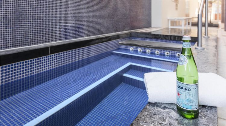 Oaks Glenelg Liberty Suites Spa