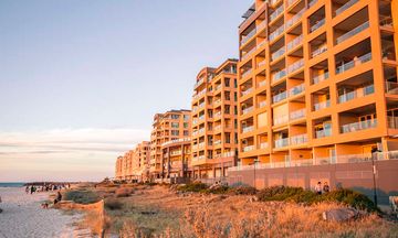 Oaks Glenelg Plaza Pier Suites