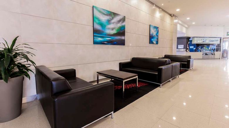 <b>Oaks Glenelg Plaza Pier Suites Lobby</b>. Images powered by <a href="https://iceportal.shijigroup.com/" title="IcePortal" target="_blank">IcePortal</a>.