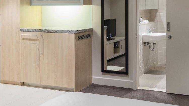 Oaks Glenelg Plaza Pier Suites Room