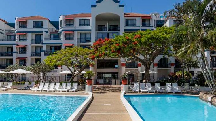 Oaks Gold Coast Calypso Plaza Suites Pool
