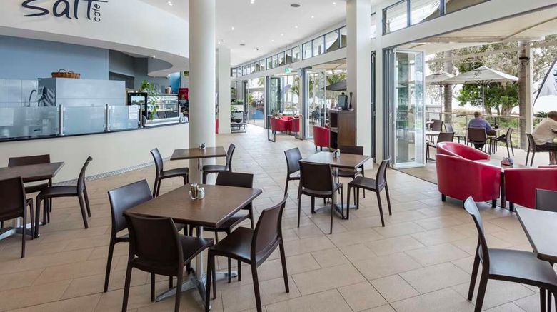 <b>Oaks Hervey Bay Resort and Spa Restaurant</b>. Images powered by <a href="https://iceportal.shijigroup.com/" title="IcePortal" target="_blank">IcePortal</a>.