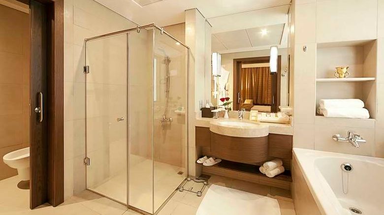 <b>Oaks Liwa Executive Suites Room</b>. Images powered by <a href="https://iceportal.shijigroup.com/" title="IcePortal" target="_blank">IcePortal</a>.