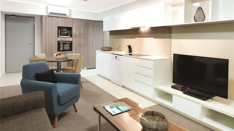 Oaks Mackay Carlyle Suites Room