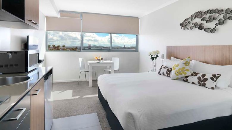 <b>Oaks Mackay Rivermarque Hotel Suite</b>. Images powered by <a href="https://iceportal.shijigroup.com/" title="IcePortal" target="_blank">IcePortal</a>.