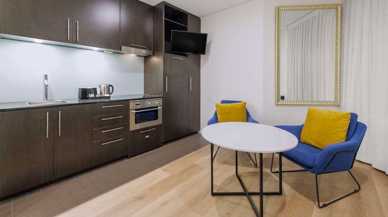 <b>Oaks Melbourne on Collins Street Room</b>. Images powered by <a href="https://iceportal.shijigroup.com/" title="IcePortal" target="_blank">IcePortal</a>.