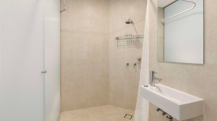 Oaks Melbourne on Collins Street Room