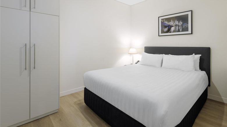 <b>Oaks Melbourne on Collins Street Room</b>. Images powered by <a href="https://iceportal.shijigroup.com/" title="IcePortal" target="_blank">IcePortal</a>.