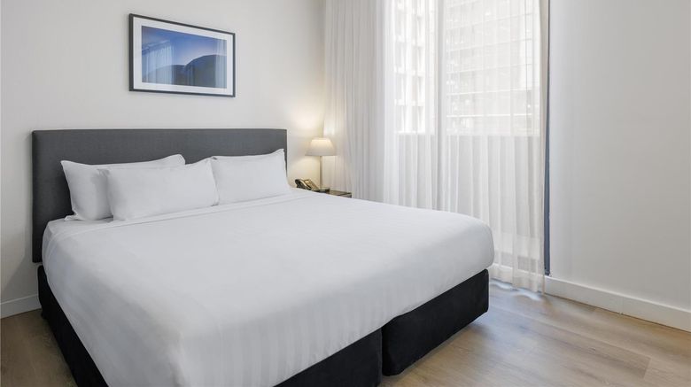 <b>Oaks Melbourne on Collins Street Room</b>. Images powered by <a href="https://iceportal.shijigroup.com/" title="IcePortal" target="_blank">IcePortal</a>.