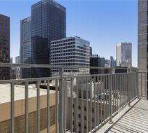 Oaks Melbourne on Collins Street Exterior