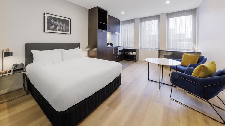 Oaks Melbourne on Collins Street Room
