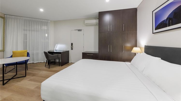 Oaks Melbourne on Collins Street Room