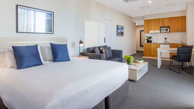 <b>Oaks Melbourne on Market Hotel Room</b>. Images powered by <a href="https://iceportal.shijigroup.com/" title="IcePortal" target="_blank">IcePortal</a>.