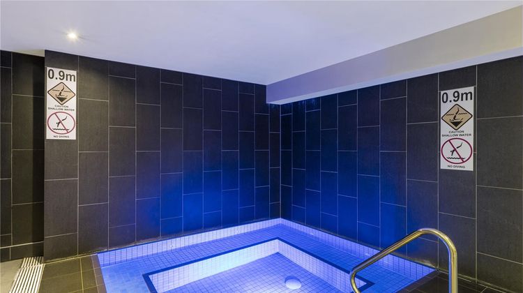Oaks Melbourne on Market Hotel Spa