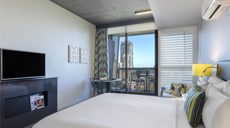 Oaks Melbourne on William Suites Suite