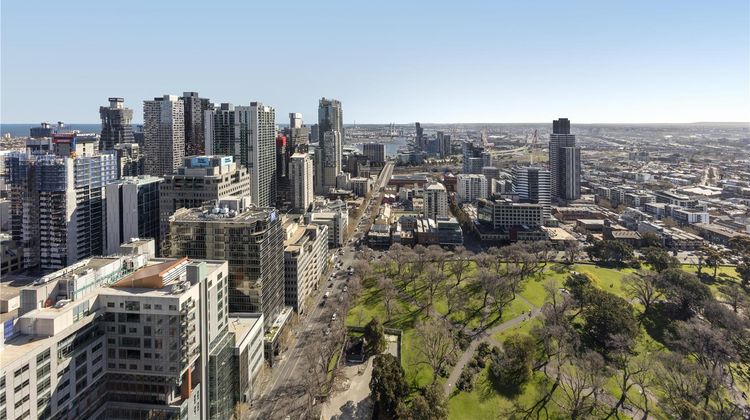 Oaks Melbourne on William Suites Room
