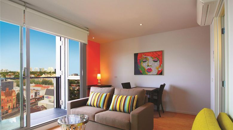 <b>Oaks Melbourne South Yarra Suites Suite</b>. Images powered by <a href="https://iceportal.shijigroup.com/" title="IcePortal" target="_blank">IcePortal</a>.