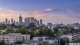 Oaks Melbourne South Yarra Suites Room