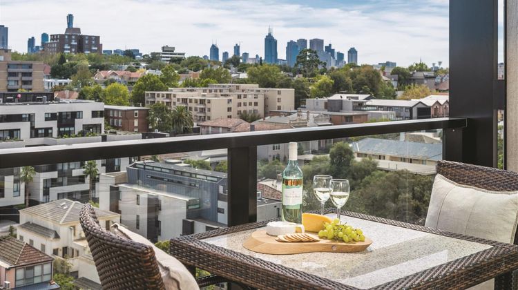 Oaks Melbourne South Yarra Suites Suite