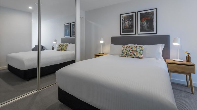 <b>Oaks Melbourne Southbank Suites Room</b>. Images powered by <a href="https://iceportal.shijigroup.com/" title="IcePortal" target="_blank">IcePortal</a>.