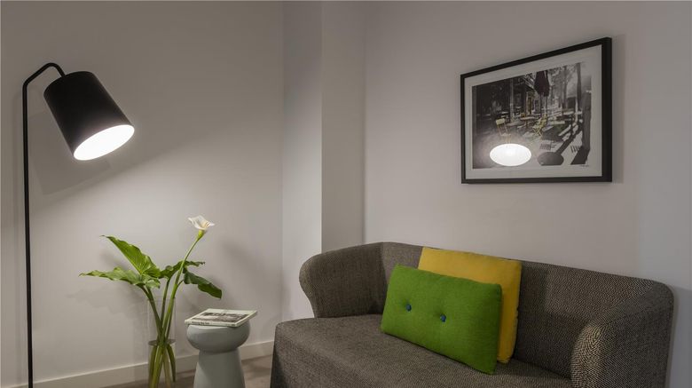 <b>Oaks Melbourne Southbank Suites Suite</b>. Images powered by <a href="https://iceportal.shijigroup.com/" title="IcePortal" target="_blank">IcePortal</a>.