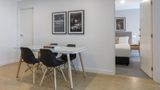 Oaks Melbourne Southbank Suites Room